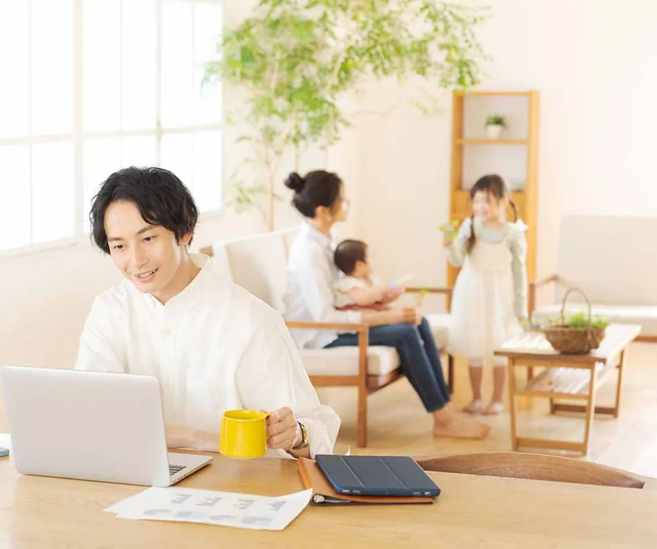家族でくつろぐイメージ